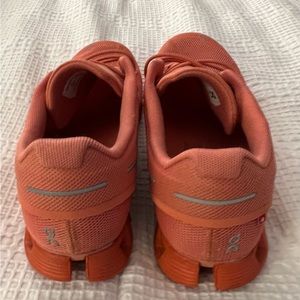On Cloud Orange Running Shoes size w11
